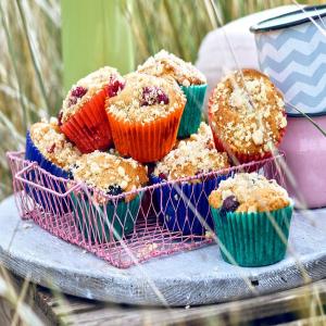 Summer fruit crumble muffins image
