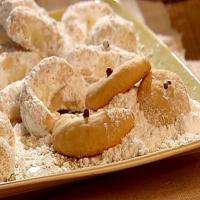 Greek Christmas Cookies (Kourambiedes)_image