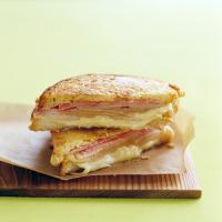 Grilled Ham and Cheese with Pears_image