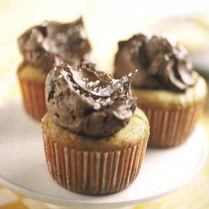 Peanut butter cupcakes with chocolate frosting_image