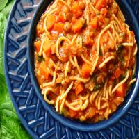 Italian Spaghetti Soup With Garlic_image