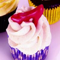 Dorothy's Applesauce Cupcake with Cinnamon Goat Cheese Frosting_image
