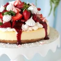 The Perfect Classic Cheesecake with Strawberry Meringue Topping_image
