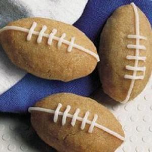 Cinnamon Football Cookies_image