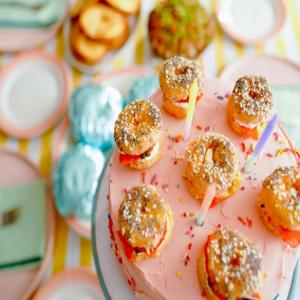 Fluffy Pistachio Cake with Cream Cheese Frosting and Donut Bagels_image