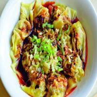 Sichuanese Wontons in Chilli Oil Sauce (Hong You Chao Shou) image