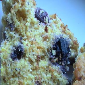 Quinoa Blueberry, Cheddar, and Caraway Rye Cornbread_image