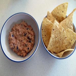 Fast and Easy Mexican Skillet Bean Dip_image