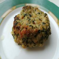 Chicken Meatballs With Spinach and Roasted Garlic_image