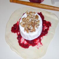 Cranberry and Walnut Baked Brie_image