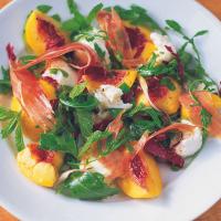Mixed leaf salad with mozzarella, mint, peach & prosciutto_image