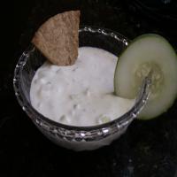 Cucumber Yogurt Dip With Greek Pita Chips_image