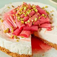 Rhubarb & gingernut cheesecake image