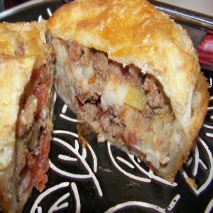 Traditional English Beef & Potato Picnic Pies - Pasties_image