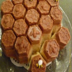 Honeycomb Pull Apart Cake_image