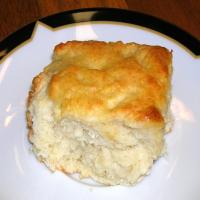 Cheesy Onion Pan Biscuits image
