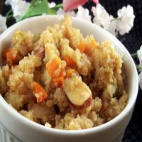 Hearty Quinoa With Sauteed Apples and Almonds_image