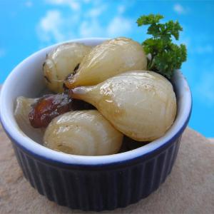 Glazed Pearl Onions with Raisins and Almonds_image