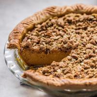 Spiced Kabocha Squash Pie With Pumpkin-Seed Crumble image