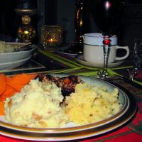 Skirlie Mash - Scottish Mashed Potatoes With Onions and Oats image