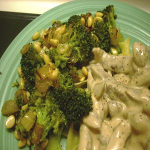 Broccoli With Caramelized Onions & Pine Nuts_image