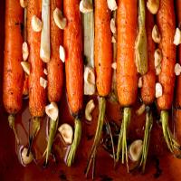 Roasted Carrots and Scallions With Thyme and Hazelnuts_image