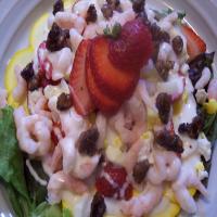 Shrimp and Mixed Green Dinner Salad_image