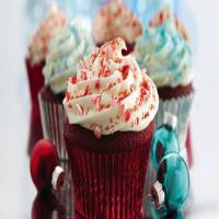 Red Velvet Cupcakes with Cream Cheese Filling and Frosting_image