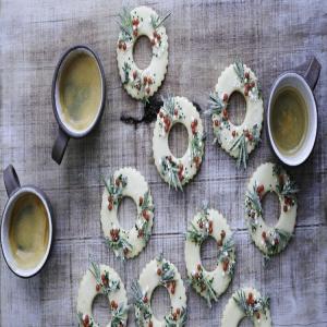 Meyer-Lemon Shortbread Wreath Cookies_image