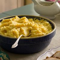 Mashed Potatoes with Cheddar_image
