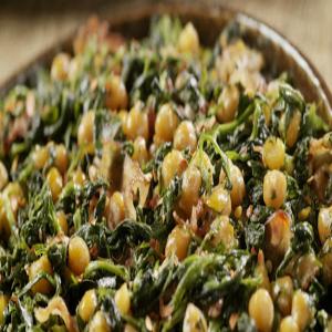 Sautéed Chickpeas With Spinach and Bacon_image