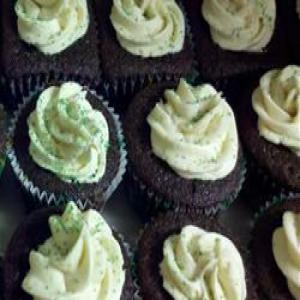 Chocolate Beer Cupcakes With Whiskey Filling And Irish Cream Icing_image