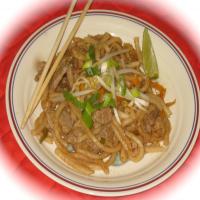 Beef Pad Thai With Peanut Sauce & Asian Noodles_image