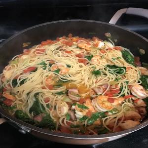 Savory Shrimp & Spinach Pasta image