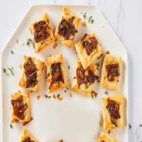 French Onion Puff Pastry Squares_image