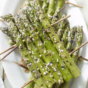 Sesame grilled asparagus rafts_image