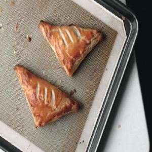 Chaussons aux Pommes (French Apple Turnovers)_image