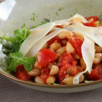 Arugula Salad with Cannellini Beans image