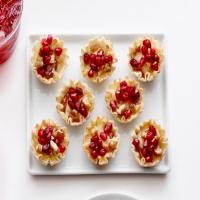 Pomegranate-Brie Phyllo Cups_image