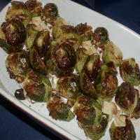 Roasted Brussels Sprouts with Browned Garlic_image