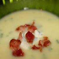 Cauliflower Soup With Blue Cheese_image