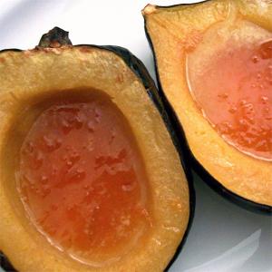 Baked Acorn Squash with Apricot Preserves_image