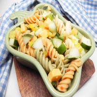 Low-Fat Cucumber Pepper Pasta Salad_image