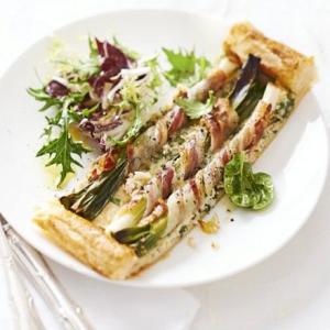 Crab, spring onion & pancetta slice_image
