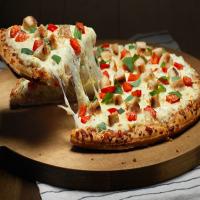 Grilled White Chicken Pizza image
