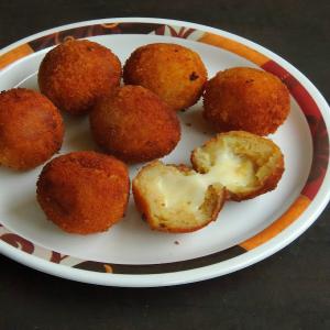 Mozzarella Stuffed Potato Balls Recipe_image