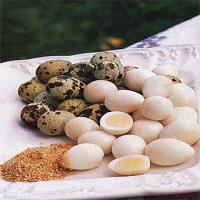 Quail Eggs with Toasted-Sesame Salt_image