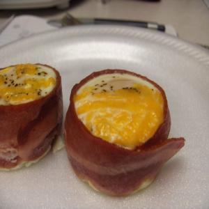 Low-Fat Bacon & Egg Cups image