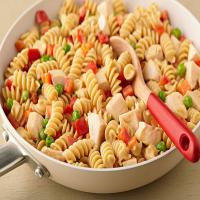 Creamy Pasta with Chicken and Vegetables_image
