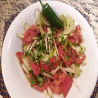 Spicy Balsamic Tomato Salad image